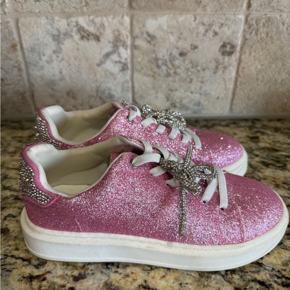 Steve Madden size 2Y Pink Glitter Rhinestone Accent Sneakers